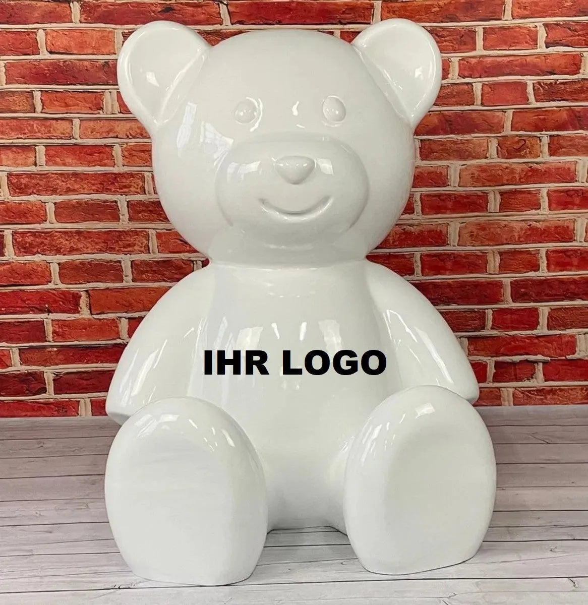 white-label-xxl-skultur-teddybaer-weiss-logo-beispiel - Luxuswerbung.de
