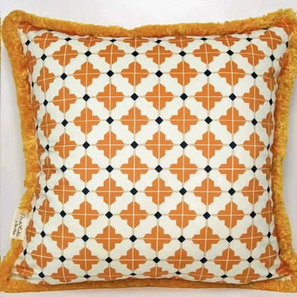 luxuswerbund-whitelabel-kissen-fridakahlo-orange-rueckseite_ee65a0fd-fece-4e11-963a-1efbb1fef9c1 - Luxuswerbung.de