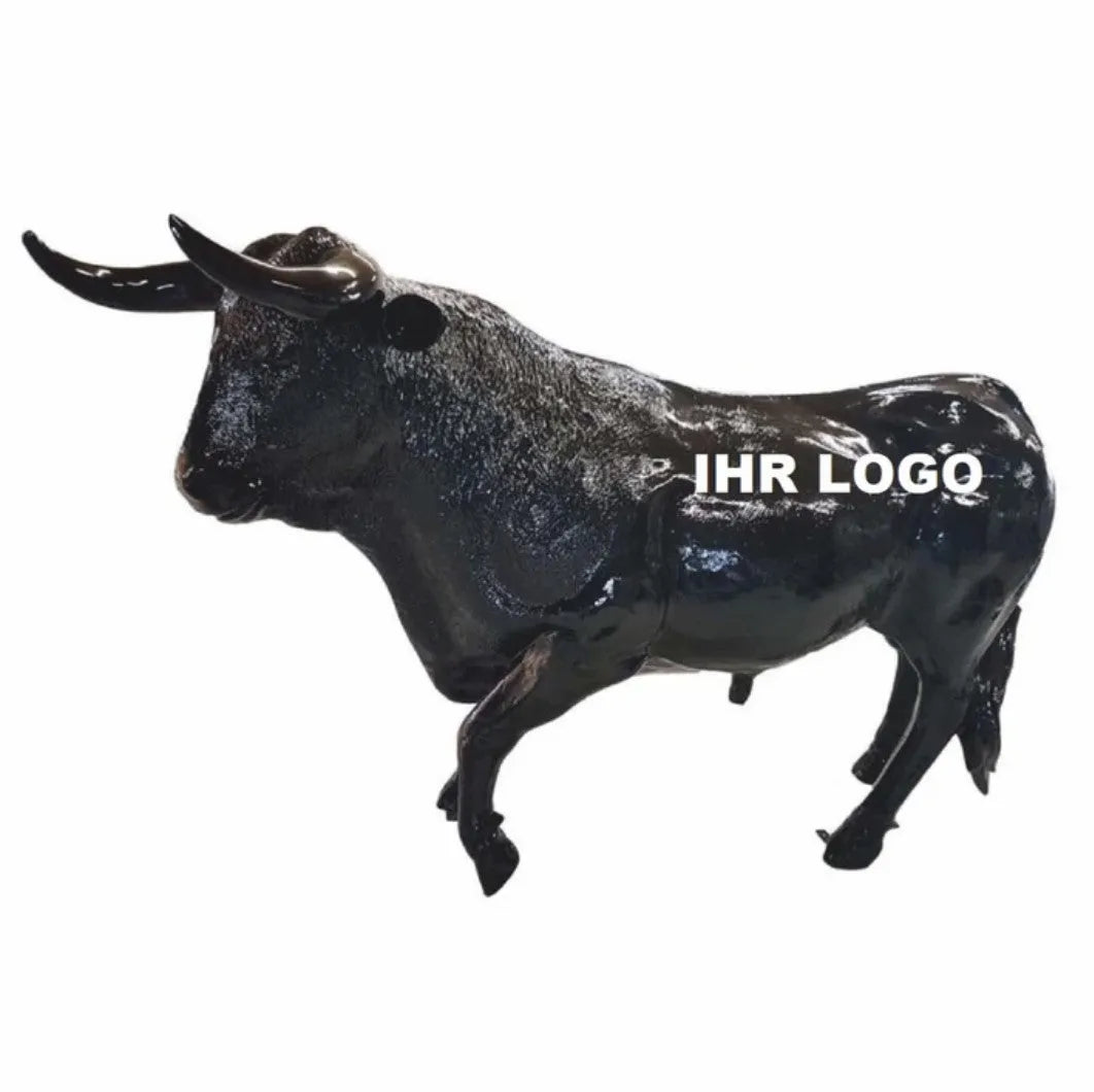 luxuswerbung-giraffe-skulptur-stier-schwarz-logo - Luxuswerbung.de