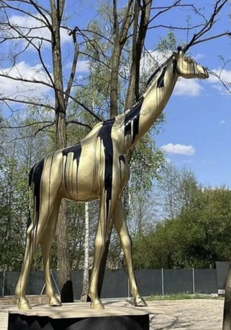 luxuswerbung-white-label-giraffen-giraffe-lebensgross-skulptur-individuelle-figuren-kaufen-xxl - Luxuswerbung.de