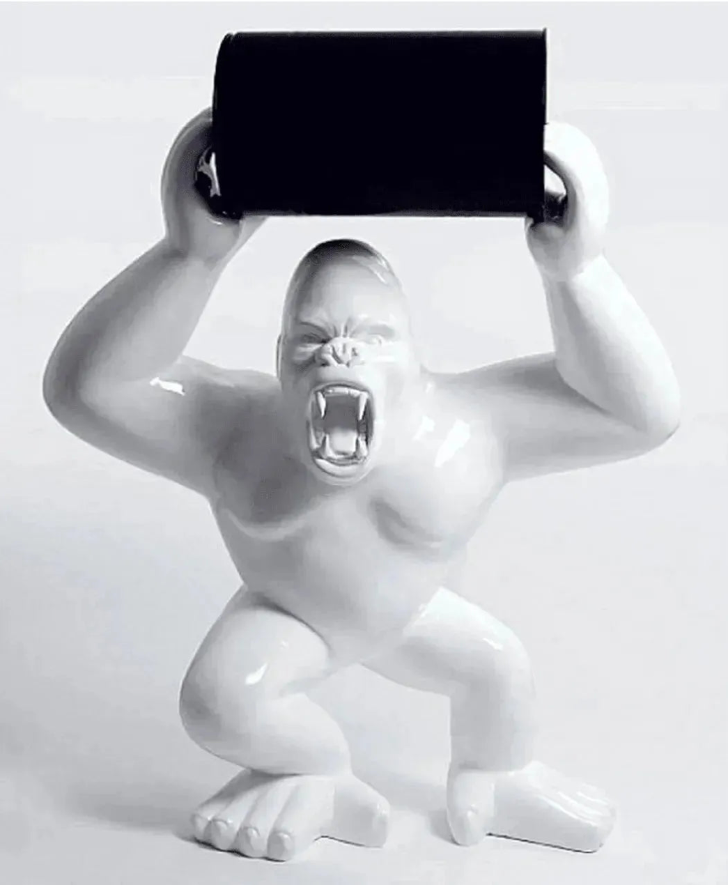 luxuswerbung-whitelabel-gorilla-mit-tonne - Luxuswerbung.de