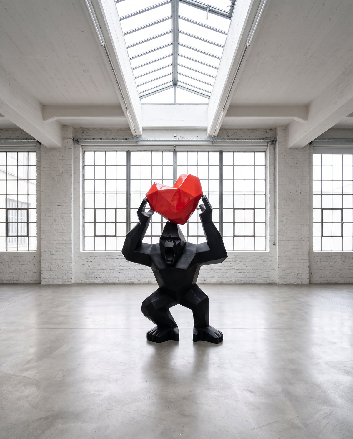 White-Label Gorilla Skulptur mit Herz - Ambiente
