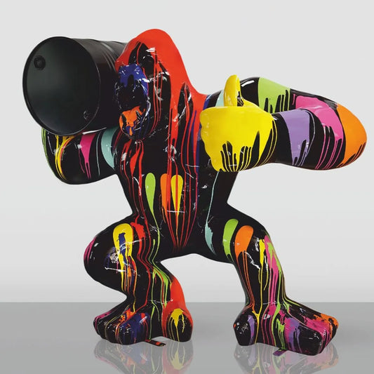 XXL gorillasculptuur met ton